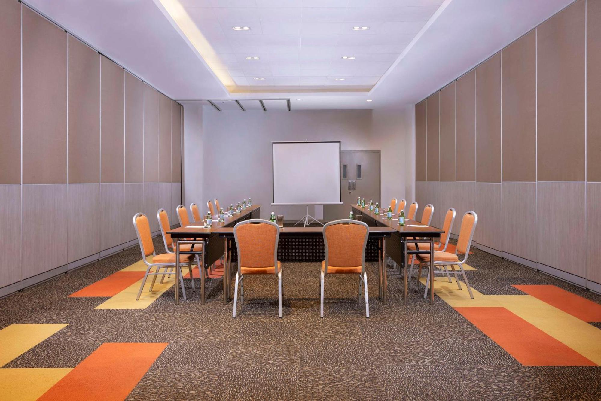 Park Inn By Radisson Iloilo المظهر الخارجي الصورة